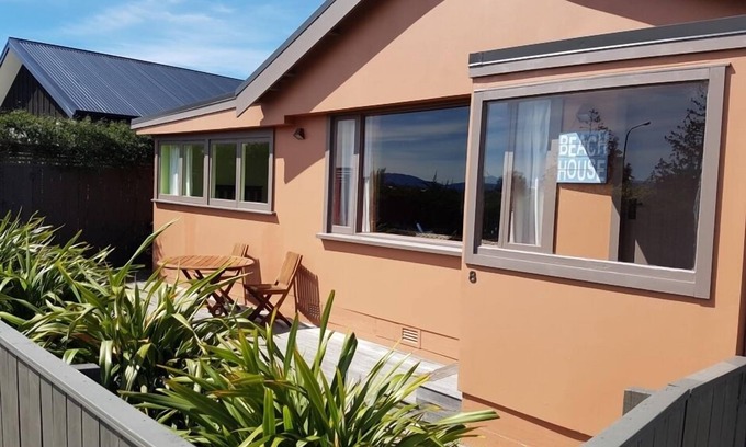 Waikuku Beach House | Beach house relaxing retreat