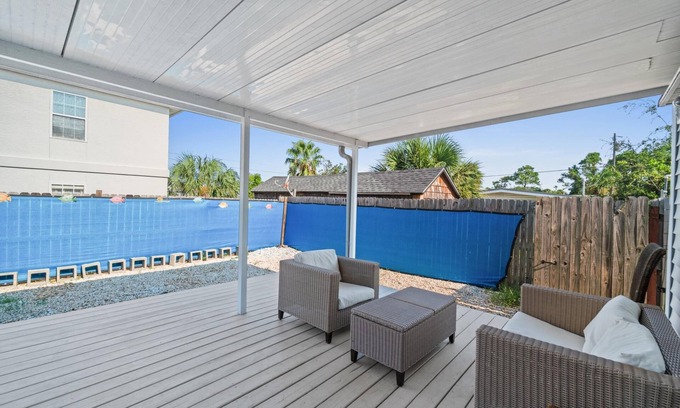 Bahama Beach House | Beach House Seas The Day - Beach Across Street, Free Activities Daily