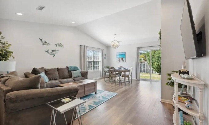 Myrtle Grove House | Beach House Vacation