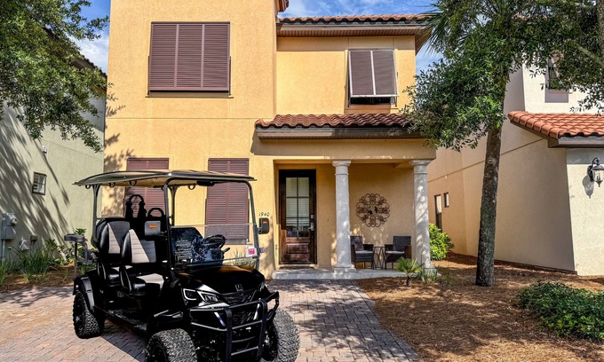 Villa Lago House | Beach house w/shared pool, on-site golf, and six-seater golf cart
