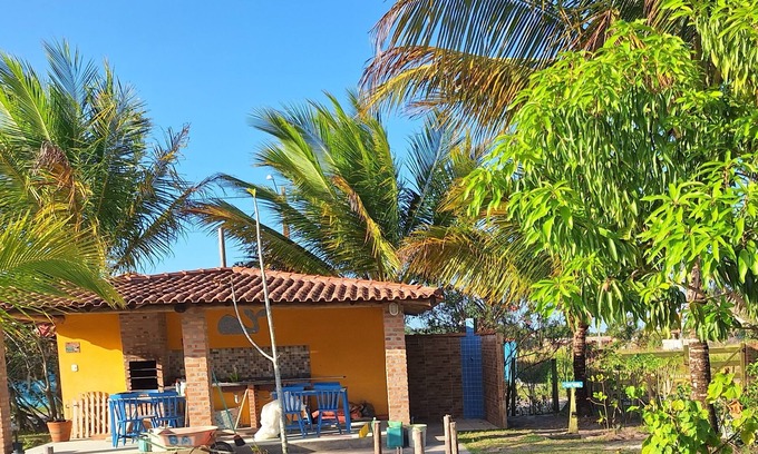 Mucuri Cottage | Beach house with 2 suites, swimming pool and barbecue. Pet friendly
