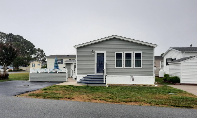Assateague Pointe House | Beach house with bay view, FREE WiFi & pools