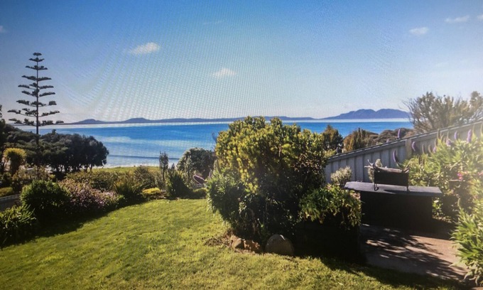 Swansea House | Beach house with magnificent views