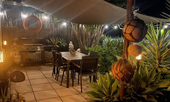 Ripon Apartment | Beach Hut Overnight Rental