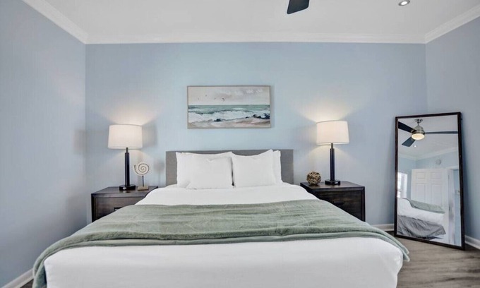 Hendricks and Venice Isles Apartment | Beach Isles: Modern 1BR Apartment in Fort Lauderdale