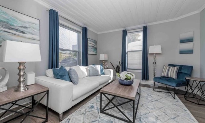 Orillia House | Beach, Lake & Parks to Play at this Summer Getawaynnnnnn