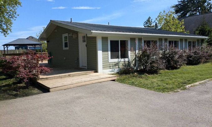 Dashwood Cottage | Beach Life Cottage by Grand Bend: A Modern Retreat Just Steps to the Beach!
