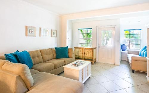 Seven Mile Beach House | Beach Living at Island Pine Villas (BLV)