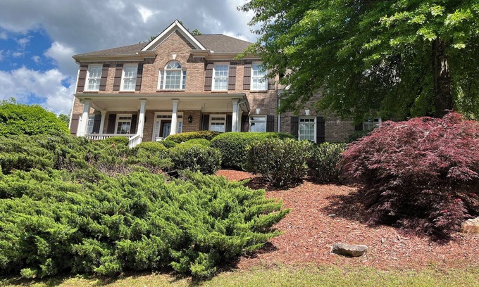 Canton House | BEACH - MOUNTAINS - ATL - GOLF - OUTLET - LAKE POINT SPORTS - TENNIS