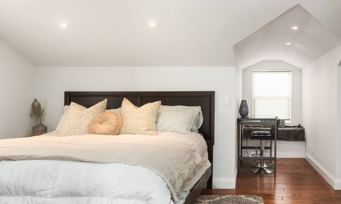 Hermosa Beach Apartment | Beach Oasis