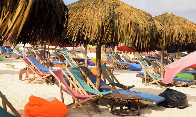 Bab Sharqi Apartment | Beach parties