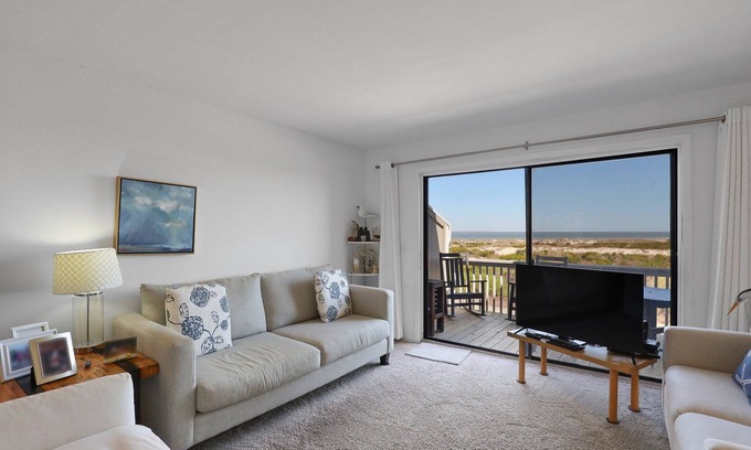 Oceanmarsh Subdivision Condo | Beach Paradise & Pools - Oceanfront on Harbor Island