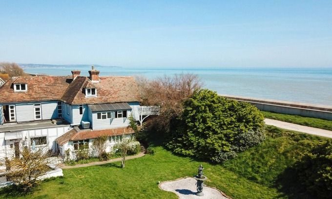 Burmarsh Villa | Beach Retreat - Nine Bedroom Villa, Sleeps 15