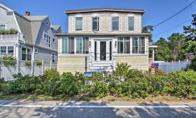 Pine Point House | Beach-Seasonstides