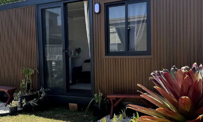 Brighton-le-Sands Cabin | Beach Serenity 1