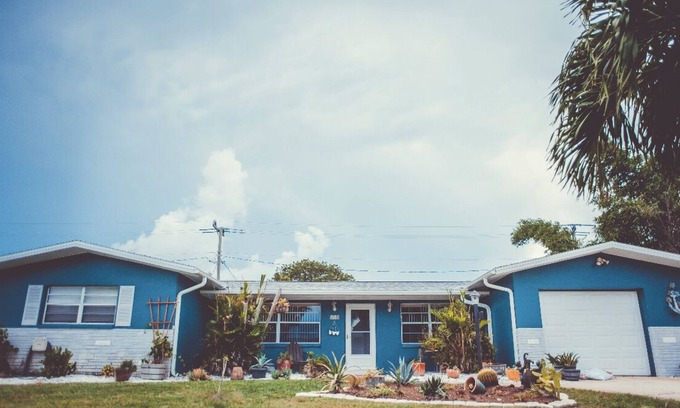 Ocean Spray Estates House | Beach-side home. lounge Pool, sleeps 8, walk to the beach!