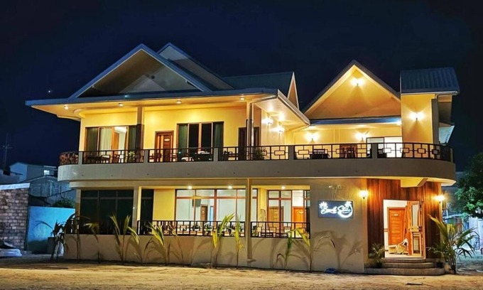 Gulhi House | Beach Stone