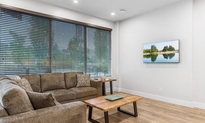Regional District of Nanaimo Apartment | Beach Suites