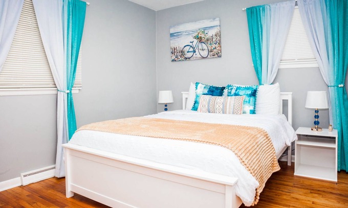 Yorkville Condo | Beach-themed/No Stairs/Sleeps up to 12/W&D/FastWiFi/Near RagingWaves/Yorkville