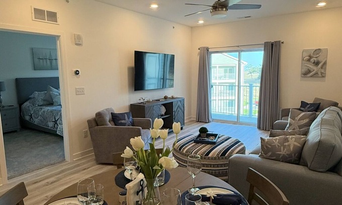 Rehoboth Beach Condo | Beach Top Floor Condo in Lewes, De - 2 bed 2 bath Gated community with pool