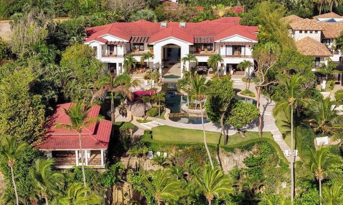 Cabrera Villa | Beach Villa specializing in weddings, milestone & corporate events.