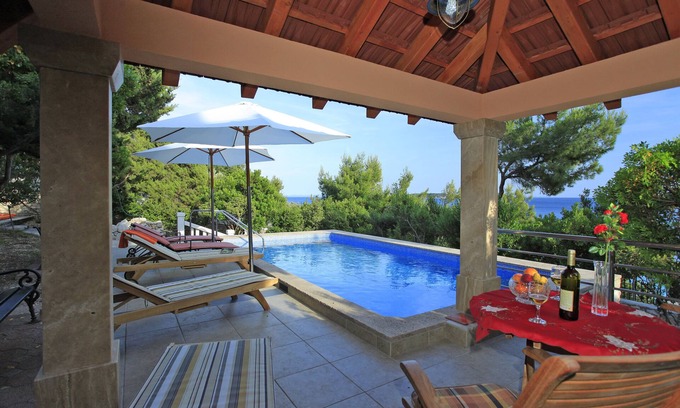 Potirna Villa | Beach villa with pool, boat dock, parking for 8 persons Korcula