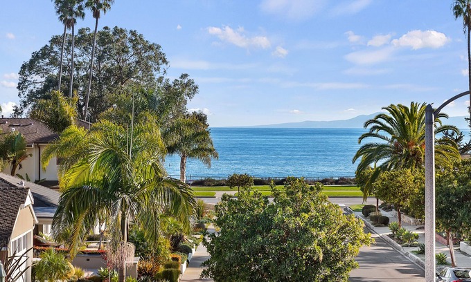 East Mesa House | Beach Walk, Just a short walk to the Beach!