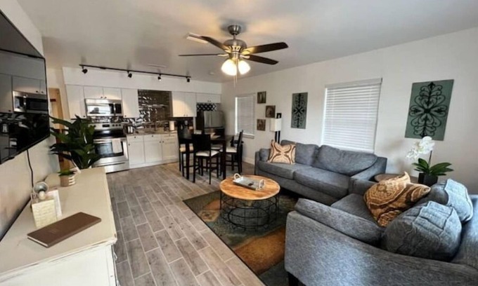 Clearwater Apartment | Beach Within Reach Apt 2