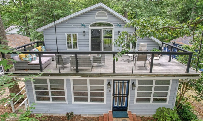 Rehoboth Beach House | BeachBird Bungalow - Loft/Deck/Sleeps 10! - Minutes to Rehoboth & Lewes Beach