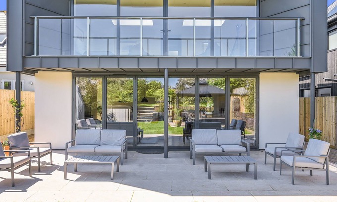 New Romney Cottage | Beachcomber - a holiday by Bloom Stays let that sleeps 8 guests in 4 bedrooms