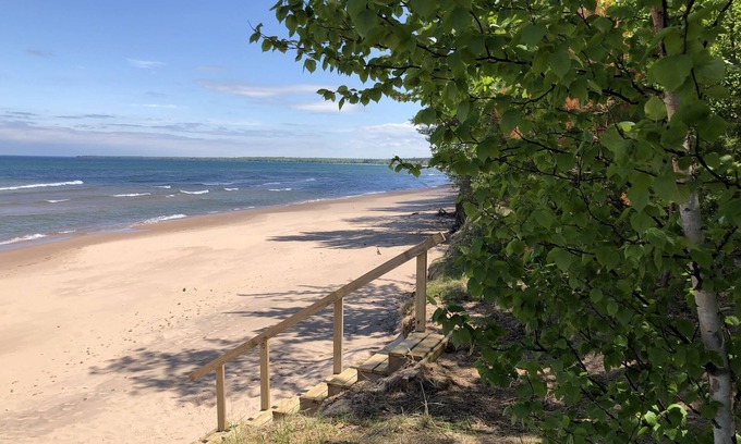 Rumely Cottage | Beachcomber's Cottage-Private Lake Superior beach retreat+30 min Pictured Rocks!