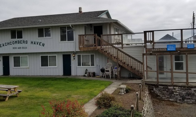 Gleneden Beach Apartment | Beachcombers Haven - Family and Group event lodging on the central Oregon Coast!