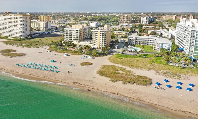 Pompano Beach Condo | BEACHCOTTAGE