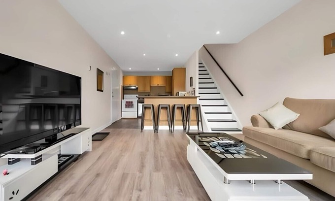 The Beaches Apartment | Beaches - 2BDR Townhouse