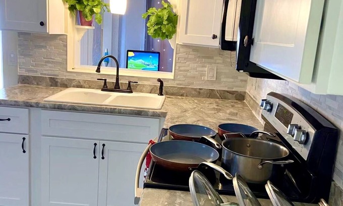 Holiday House | beaches house near by Sponge Docks in 8 minutes