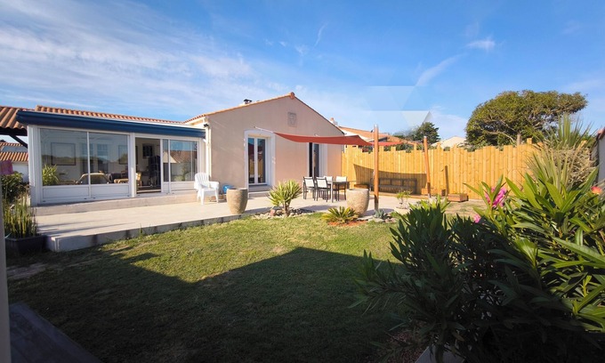 Bretignolles-sur-Mer House | Beaches on foot