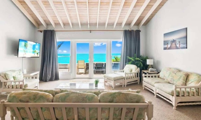 Great Exuma House | Beachfront White Palm Villa- Tar Bay, Great Exuma