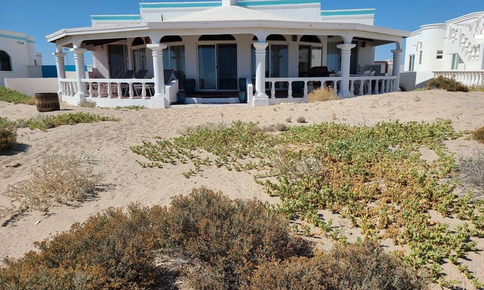 Puerto Penasco House | BEACHFRONT 2 BDRM 2 bath. Sleeps 6. PET Friendly & SECURE.