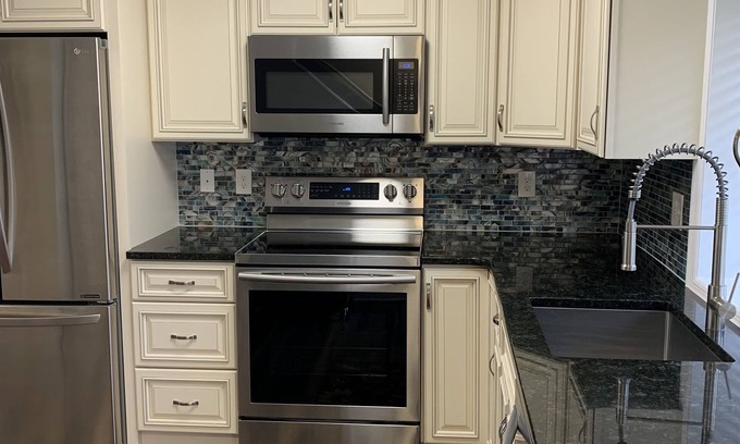 Southend House | Beachfront 2 Bedroom 2 Bath Condo