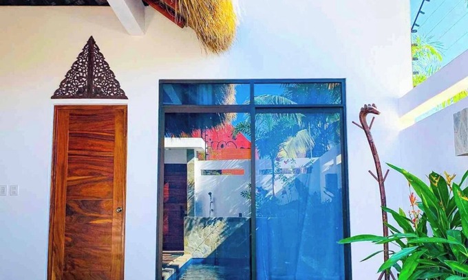 Brisas de Zicatela Villa | Beachfront 2bed. Villa in La Punta w/private pool-10min walk to many restaurants