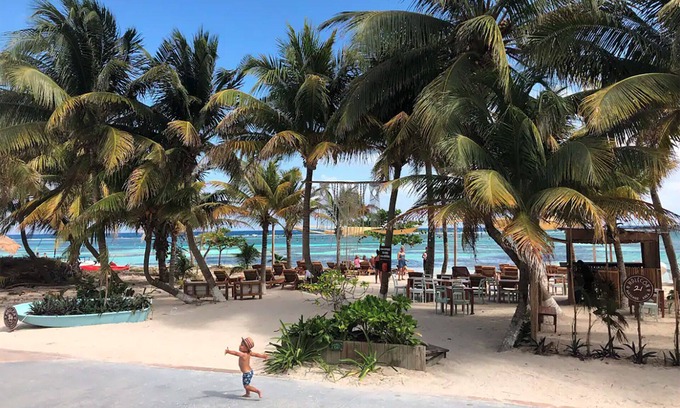 Mahahual Apartment | Beachfront 2BR Apartment w/Terrace & Beach Club