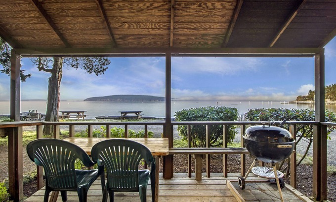 Eastsound Cabin | Beachfront 2BR Classic Cabin - stunning west-facing beach with epic sunsets!