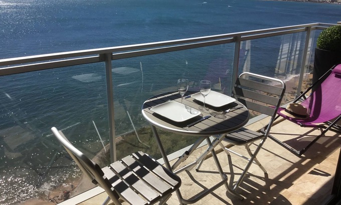 Les Sables d'Olonne Apartment | Beachfront apartment overlooking the bay of Sables d'Olonne