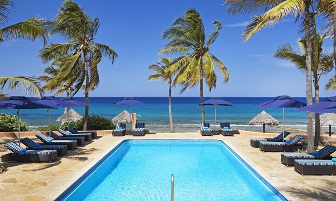 Pemba House | Beachfront Accommodations! Luxurious Room w/Balcony, 4 Pools and Free Parking!