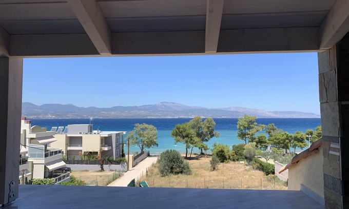 Kato Almiri Apartment | Beachfront Almiri flat