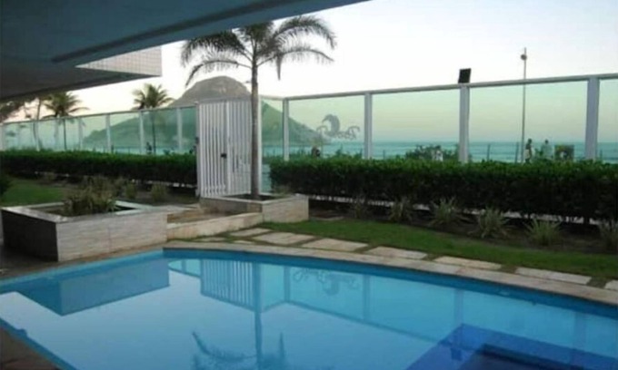 Recreio dos Bandeirantes Apartment | Beachfront apartment in Rio de Janeiro ideal for surfers and leisure lovers!