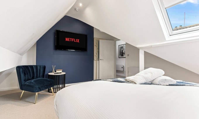 Redcar Hotel | Beachfront Aparthotel, Seaview Penthouse with free parking and WI-FI #10