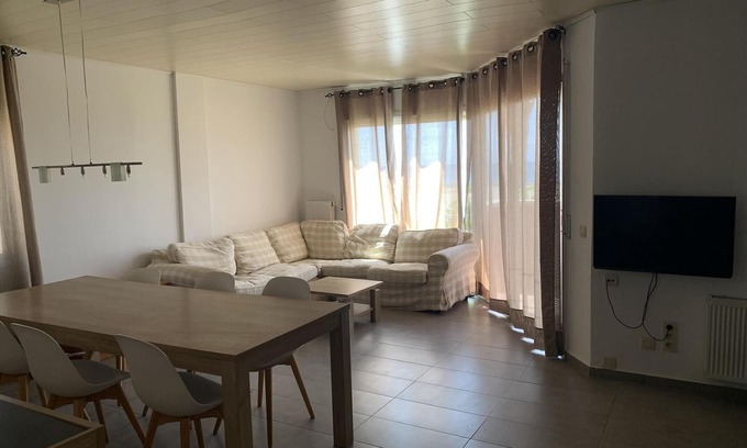 Torredembarra Apartment | Beachfront Apartment with Sea View, 3 BR, A/C, Pool & Parking - Torredembarra