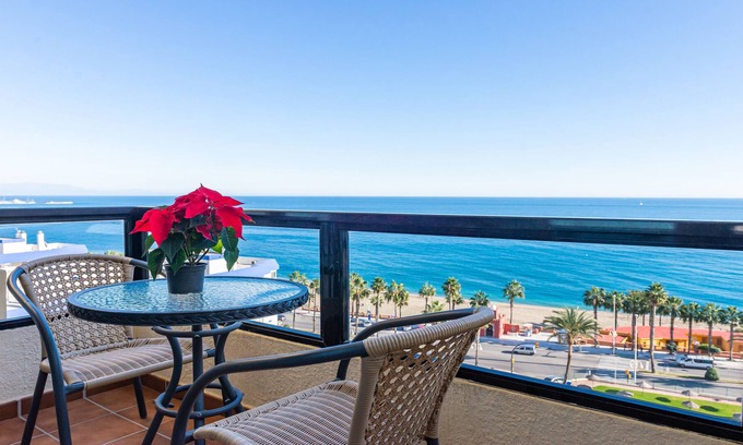 Torrequebrada Condo | Beachfront apartment with sea views Aloha Playa Benalmadena