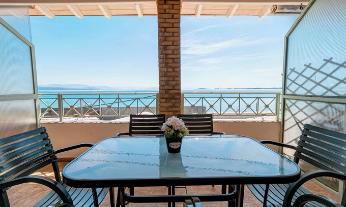 Ipsos Apartment | Beachfront Apartment in Ipsos, Corfu – Stunning Seaviews, Steps from the Sand